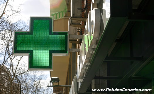 Cruces de farmacia, carteles luminosos de Canarias